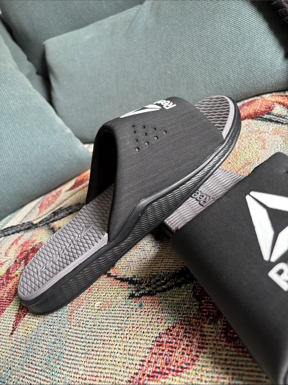 Reebok Men's Black and Gray Slide Sandals with Logo, Sz 10, New w/o Tags